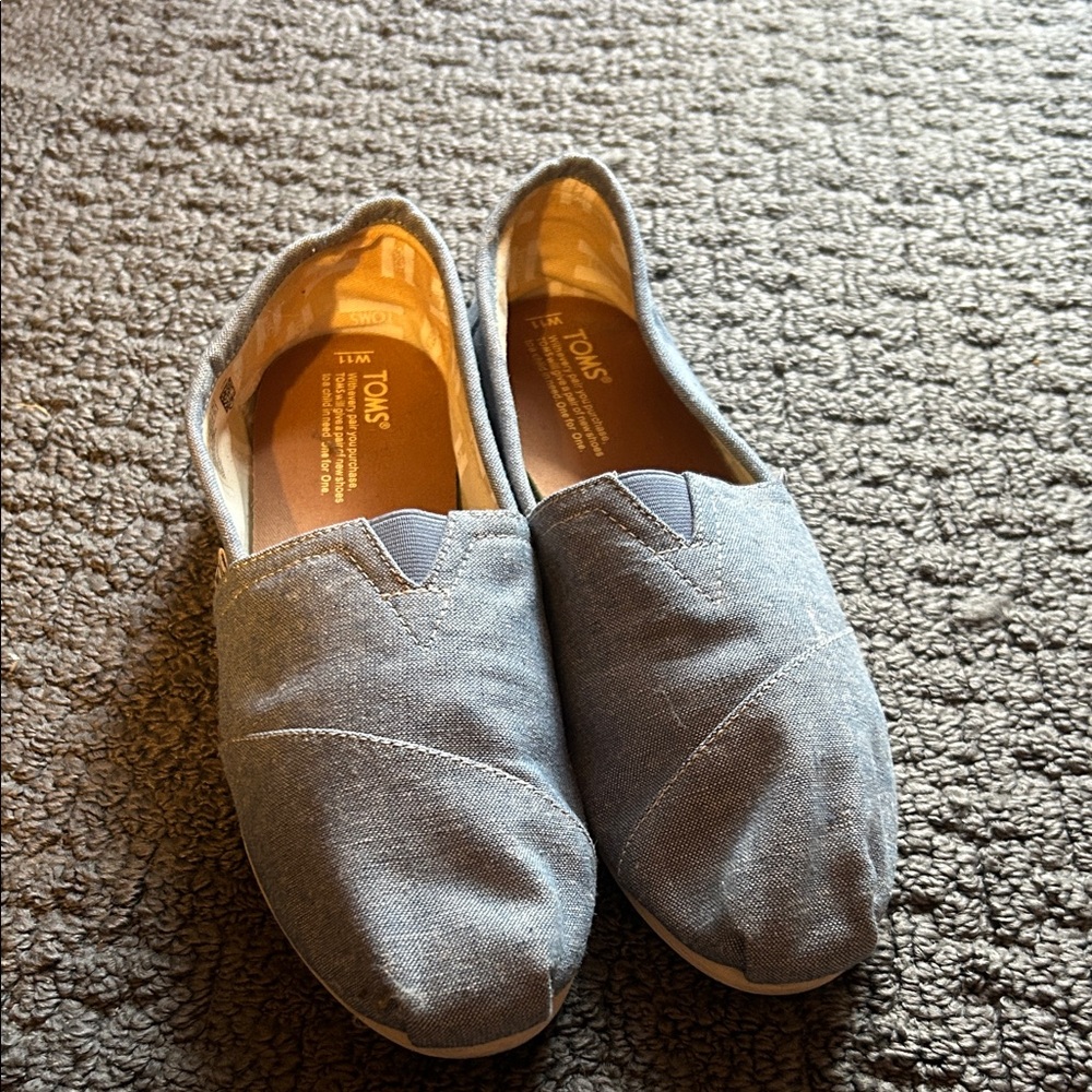 TOMS Light Gray Casual Slip-Ons